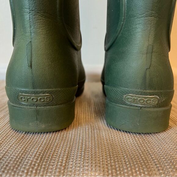 CROCS women’s boots dark green w/plaid design women Size 7 GUC - Picture 9 of 16